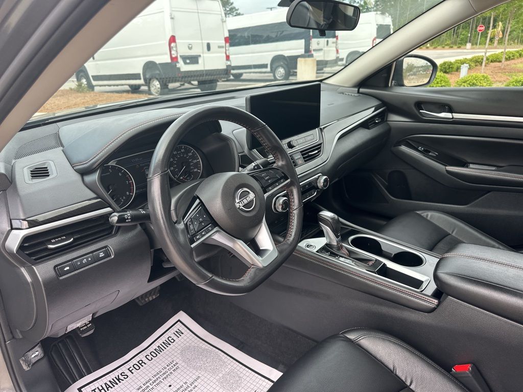 2024 Gun Metallic Nissan Altima 2.5 SR FWD Sedan