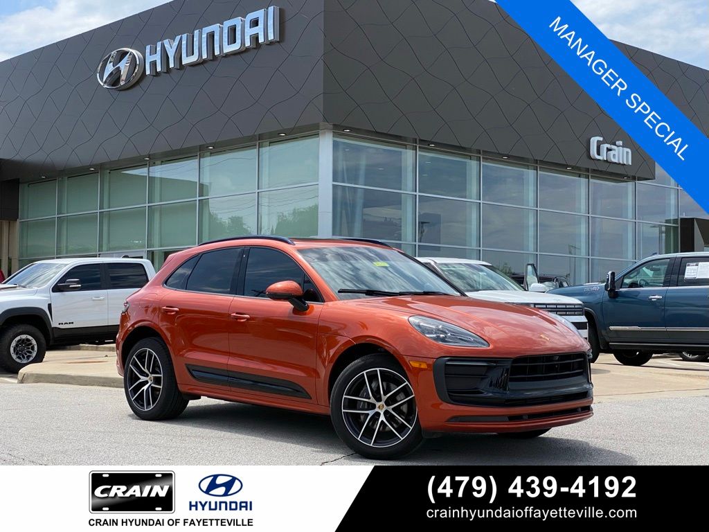 2022 Porsche Macan AWD