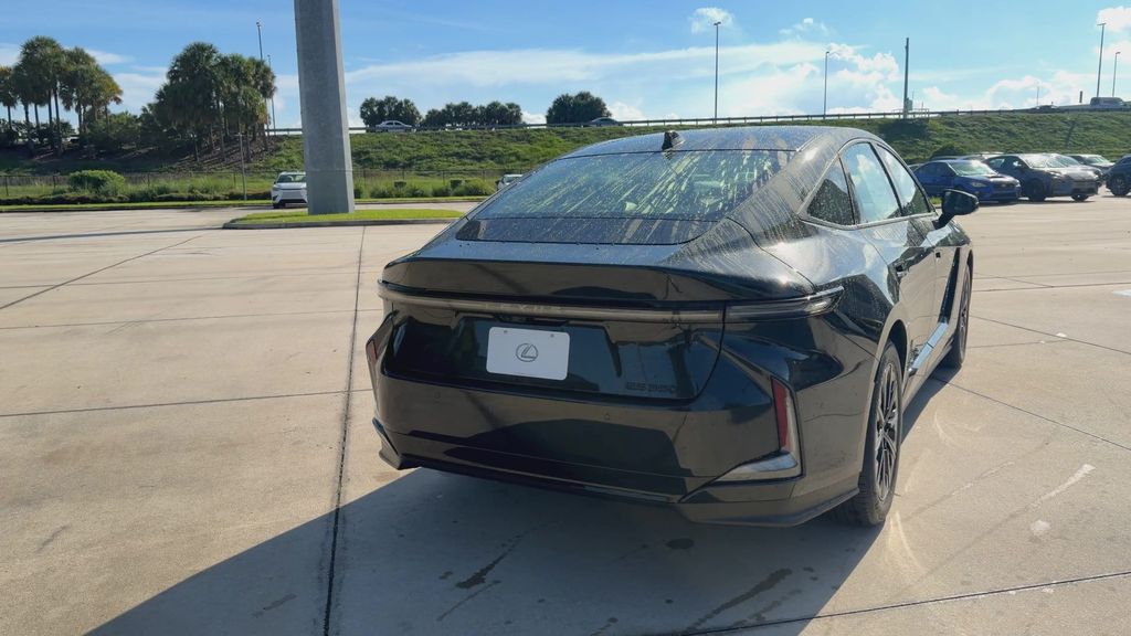 Thumbnail: 2026 Lexus ES - 8
