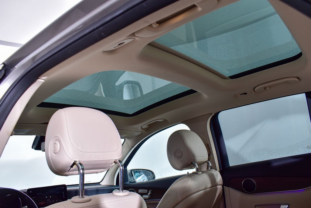 Thumbnail: 2022 Mercedes-Benz GLC - 22