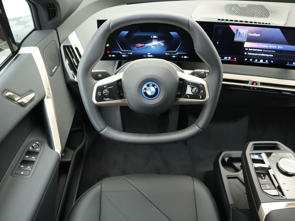 2025 BMW iX xDrive50 10