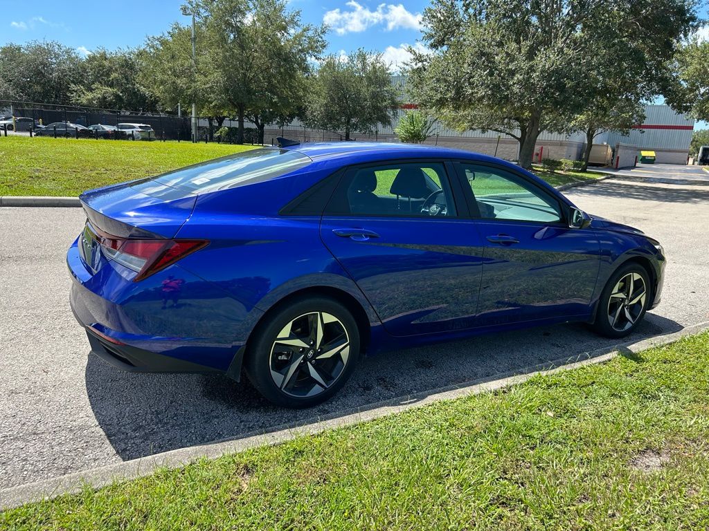 Thumbnail: 2023 Hyundai Elantra - 5