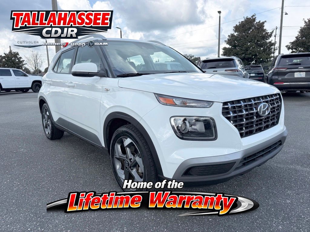 Lunar 2025 Hyundai Venue SUV / Crossover Front-Wheel Drive Continuously Variable Transmission