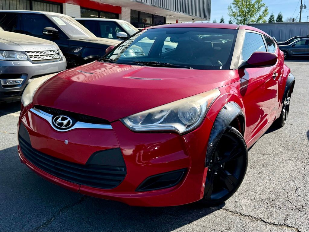 Boston Red Metallic 2013 Hyundai Veloster Coupe Front-Wheel Drive 6-Speed Manual