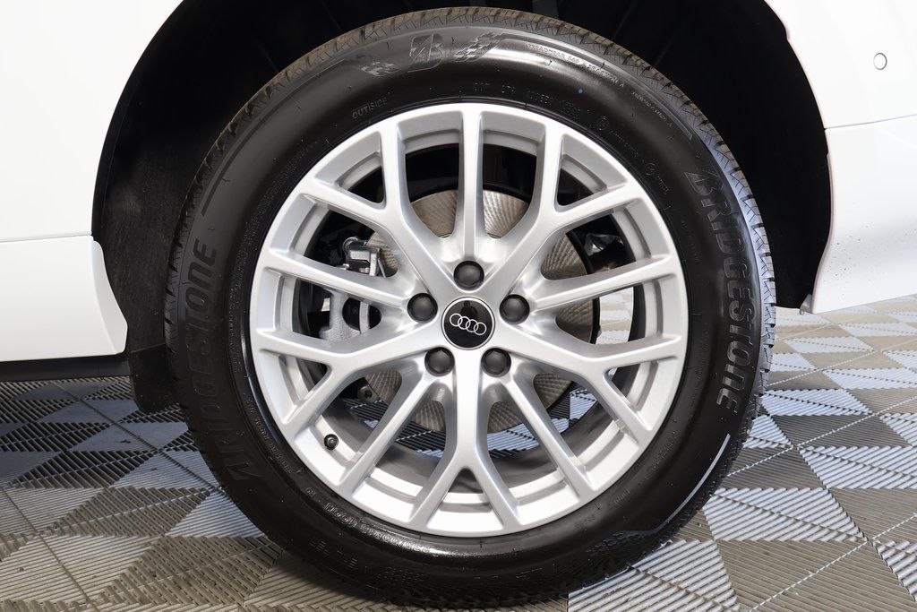 Thumbnail: 2026 Audi Q3 - 10