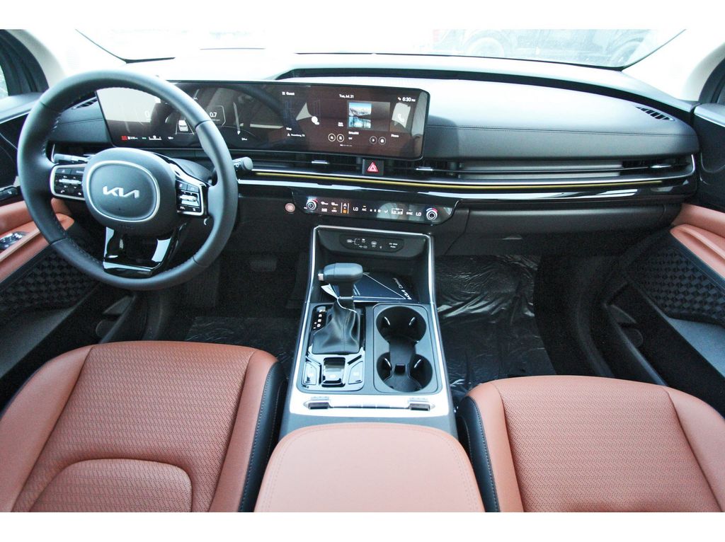 New 2026 Kia Carnival MPV Van