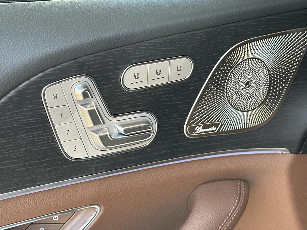 Thumbnail: 2026 Mercedes-Benz GLE - 18