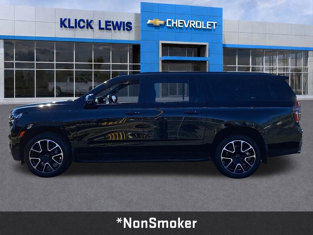 2023 Chevrolet Suburban RST - 3
