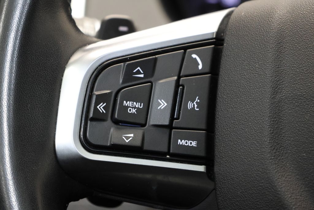 Thumbnail: 2019 Land Rover Discovery Sport - 18
