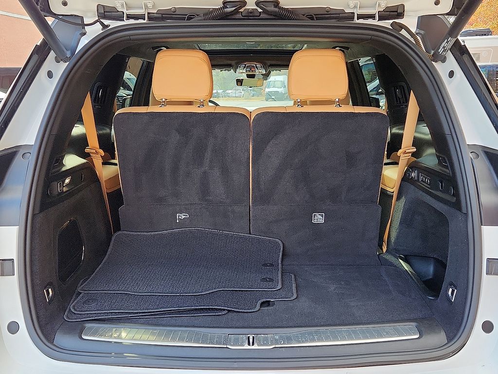 Thumbnail: 2022 Jeep Grand Cherokee L - 28