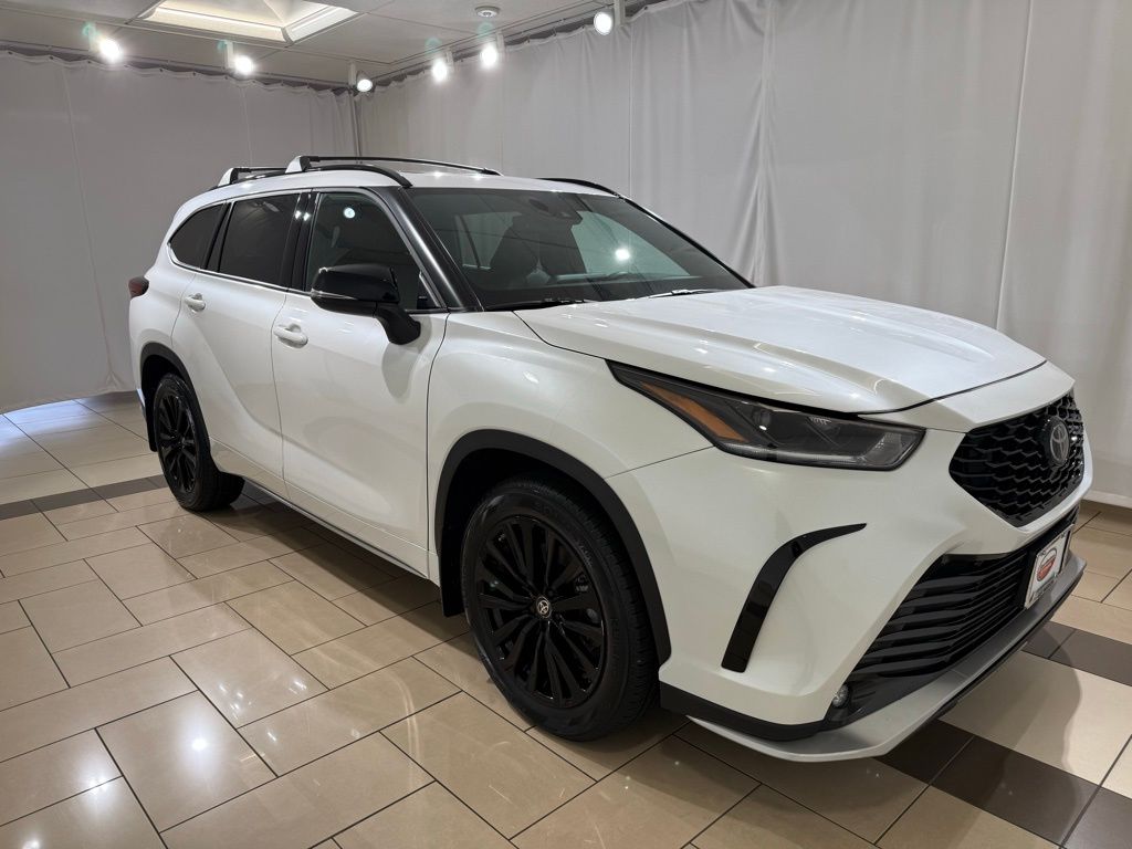 Thumbnail: 2024 Toyota Highlander - 7