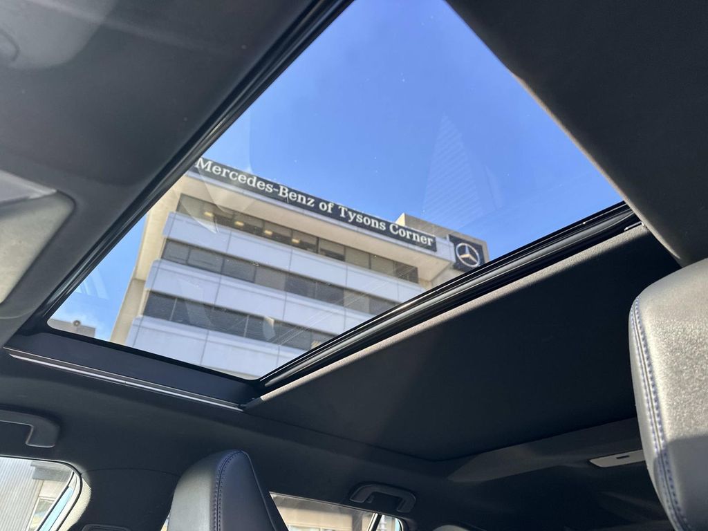 Thumbnail: 2022 Toyota RAV4 - 29