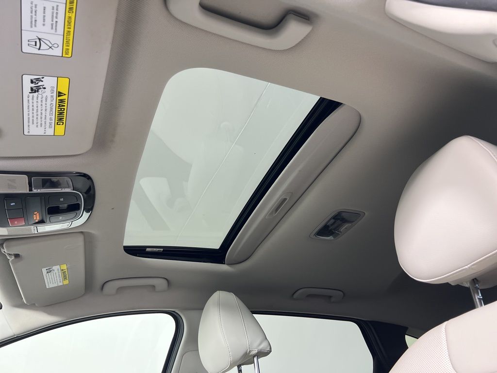 Certified Used 2023 Blue Hyundai SEL image 28