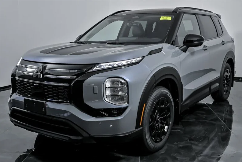 Gray 2025 Mitsubishi Outlander SUV / Crossover All-Wheel Drive Continuously Variable Transmission