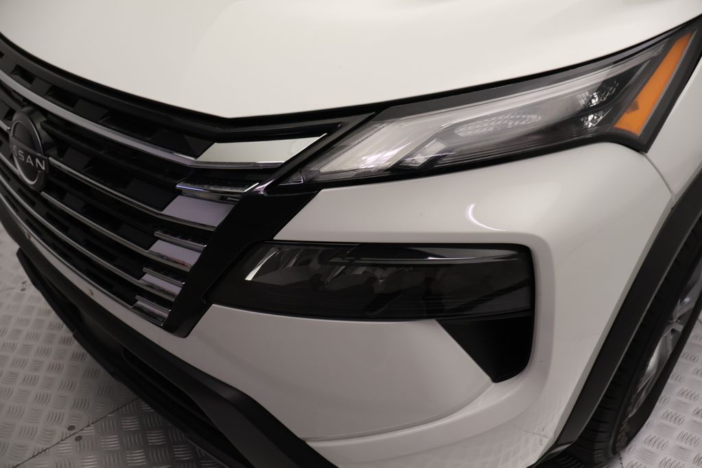 Thumbnail: 2024 Nissan Rogue - 3