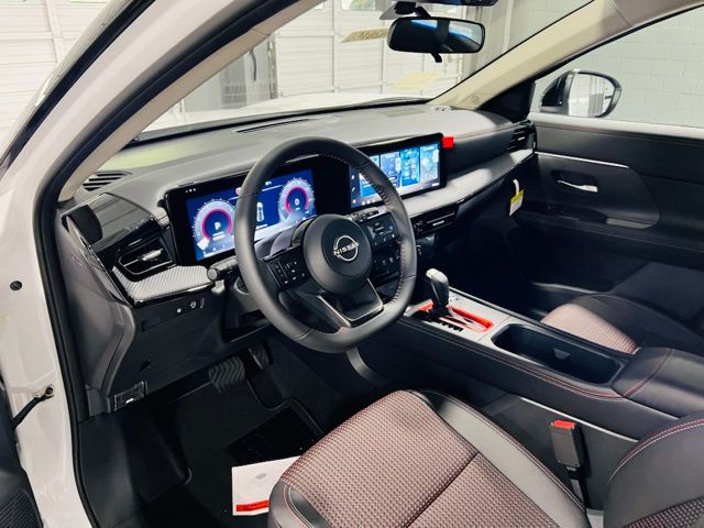 2026 Aspen White/Super Black Nissan Kicks SR FWD SUV