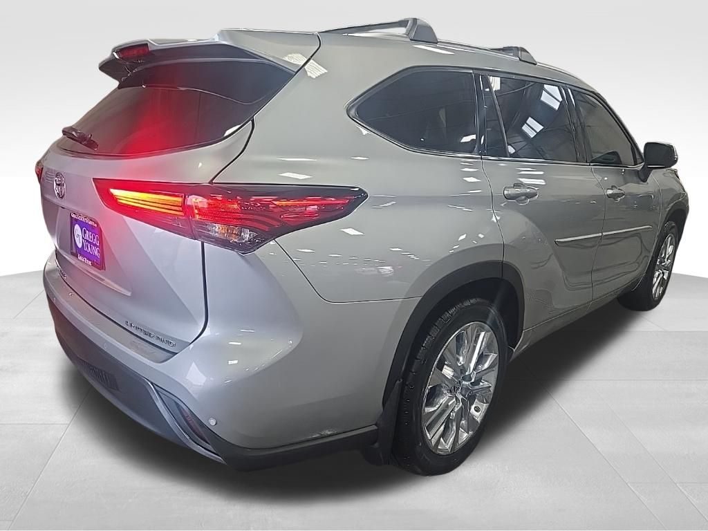Used 2023 Toyota Highlander SUV