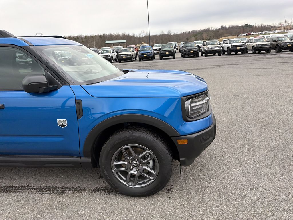 View vehicle photo 4