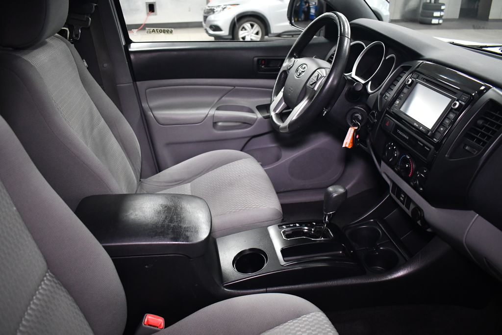Thumbnail: 2015 Toyota Tacoma - 29