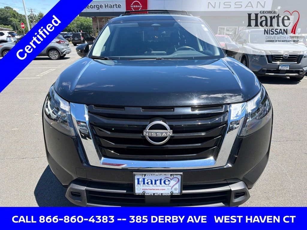 2024 Nissan Pathfinder SV