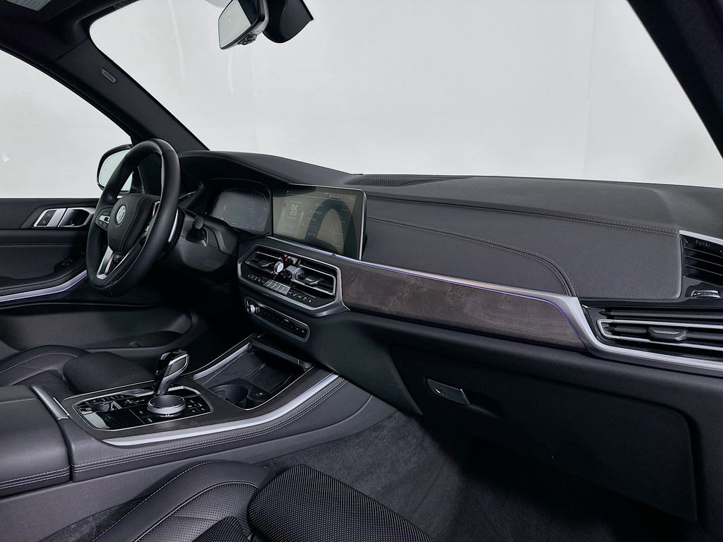 Thumbnail: 2023 BMW X5 - 31