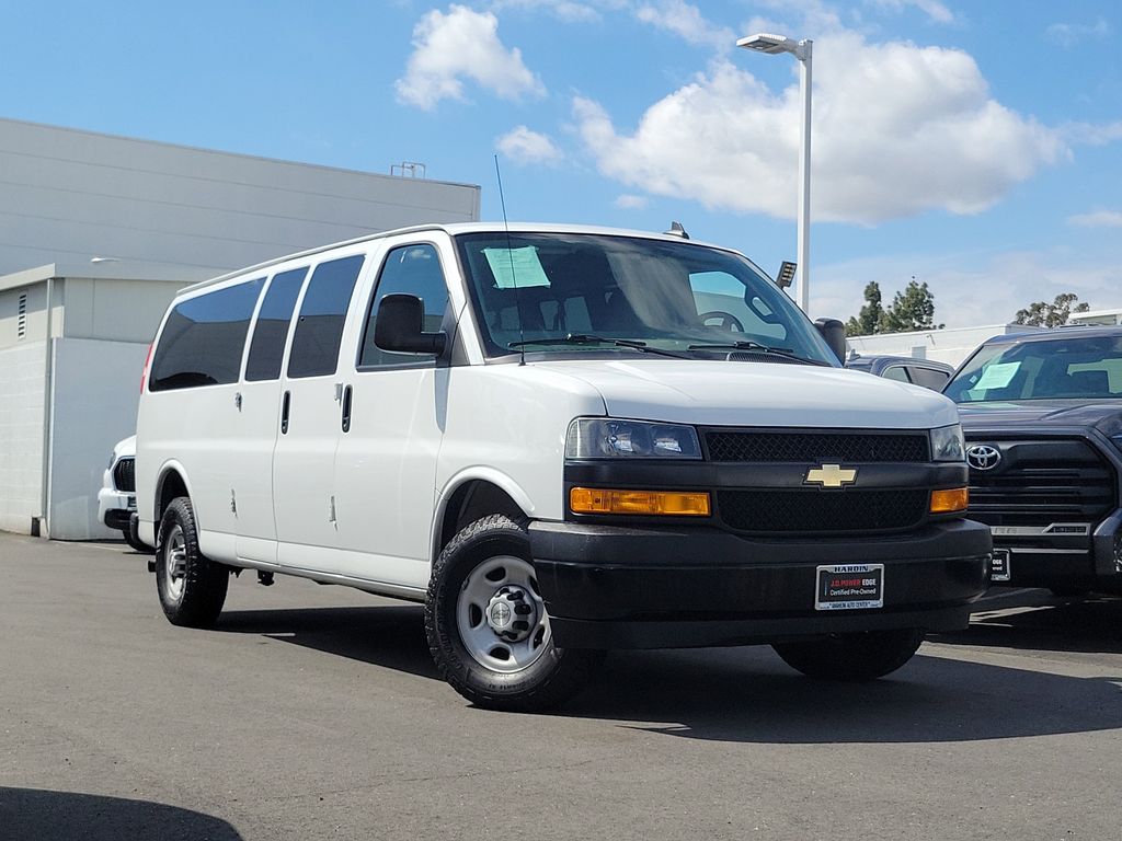 Summit White 2020 Chevrolet Express 3500 LS Extended RWD Van Rear-Wheel Drive 8-Speed Automatic Overdrive