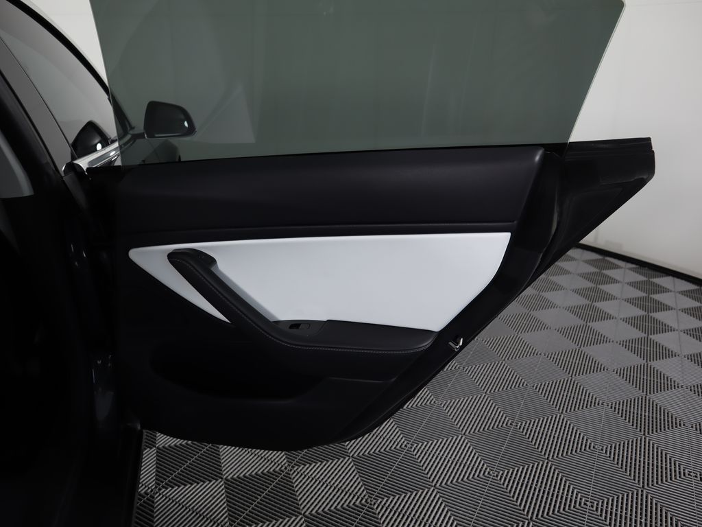 Thumbnail: 2019 Tesla Model 3 - 28
