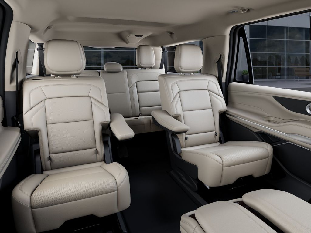 2027 Lincoln Navigator Premiere L