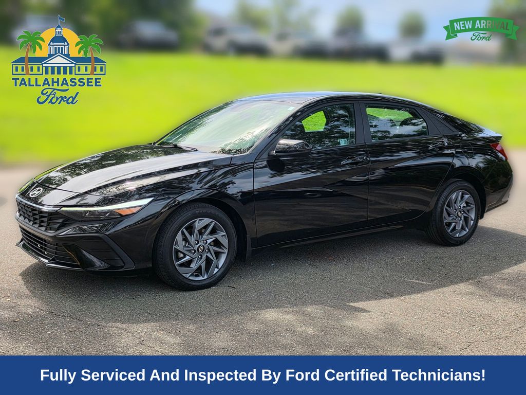 2024 Hyundai Elantra SEL FWD