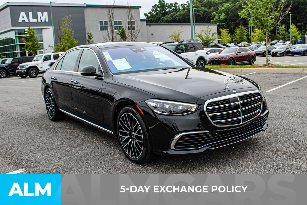 Used 2025 Black Mercedes-Benz S 580 image 3