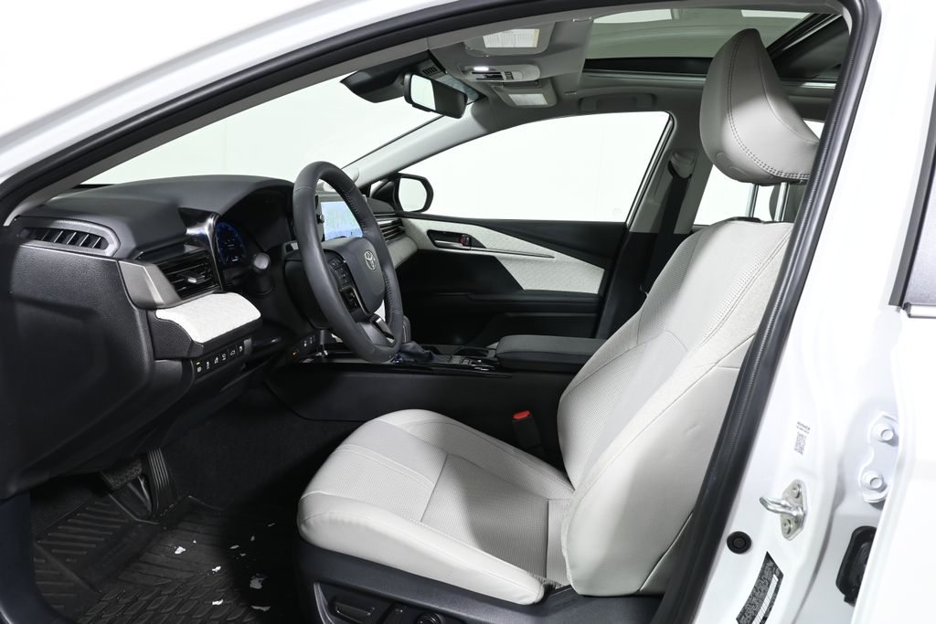 Thumbnail: 2026 Toyota Camry - 3