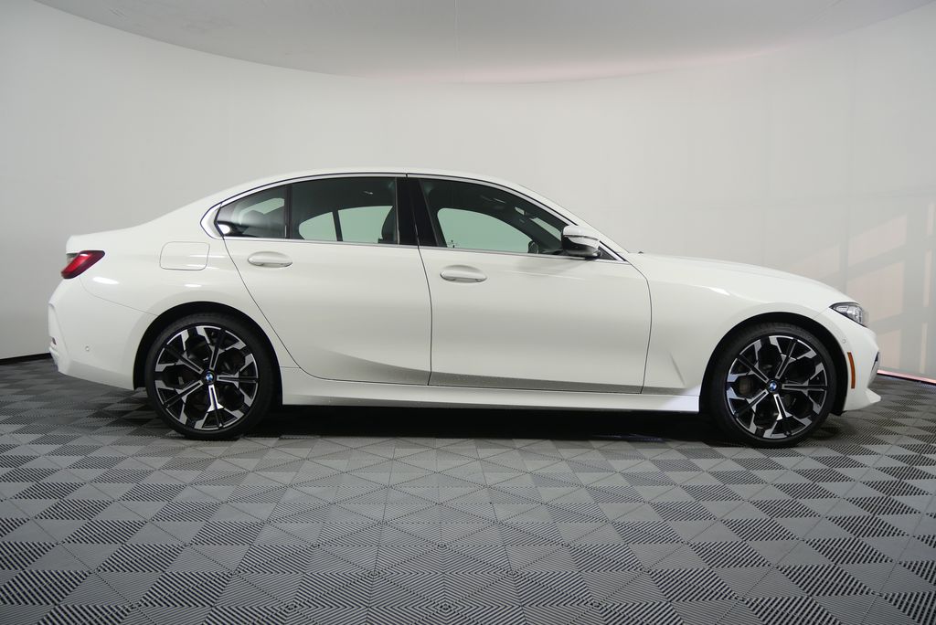 Thumbnail: 2025 BMW 3 Series - 2
