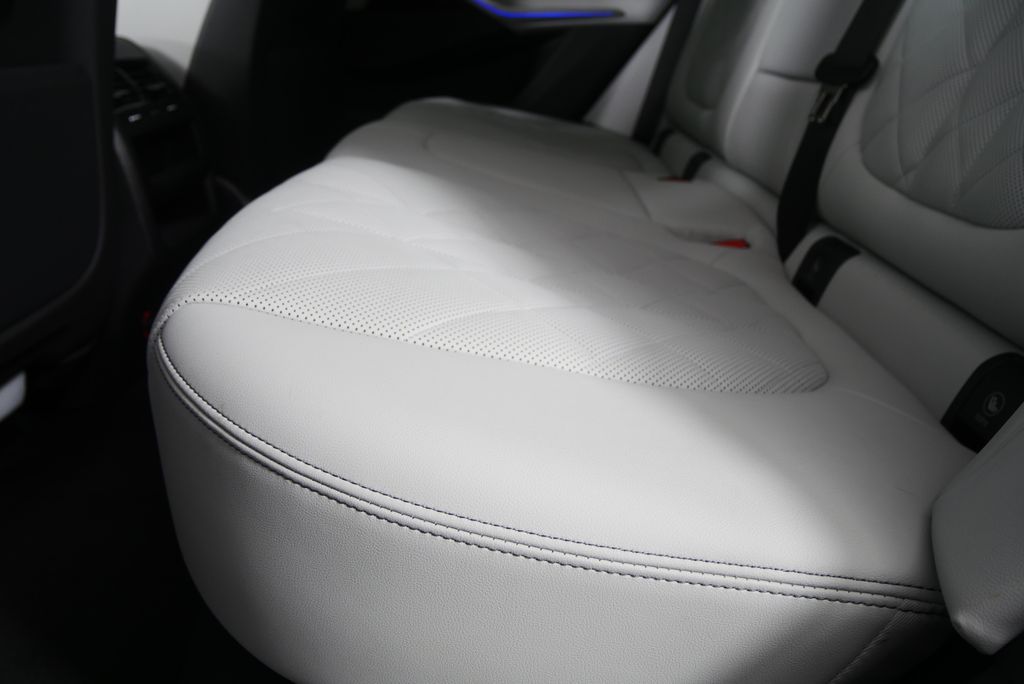 Thumbnail: 2025 BMW X5 - 15