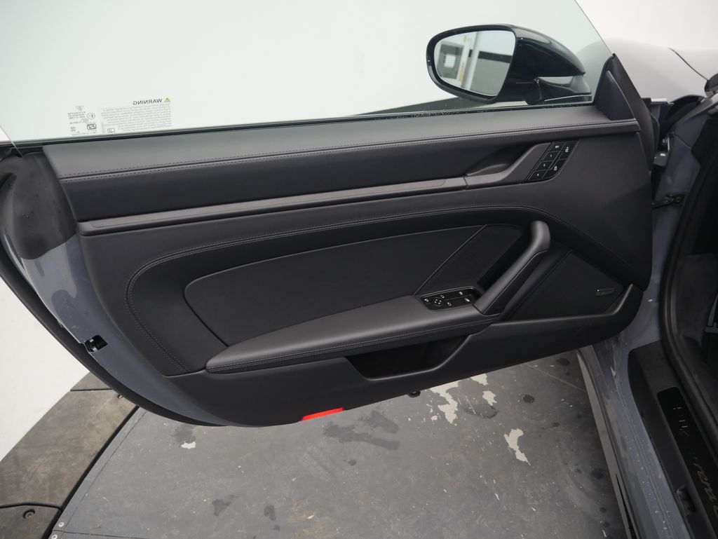 Thumbnail: 2026 Porsche 911 - 18