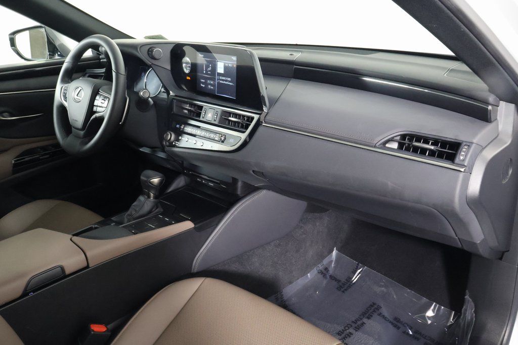 Thumbnail: 2022 Lexus ES - 9