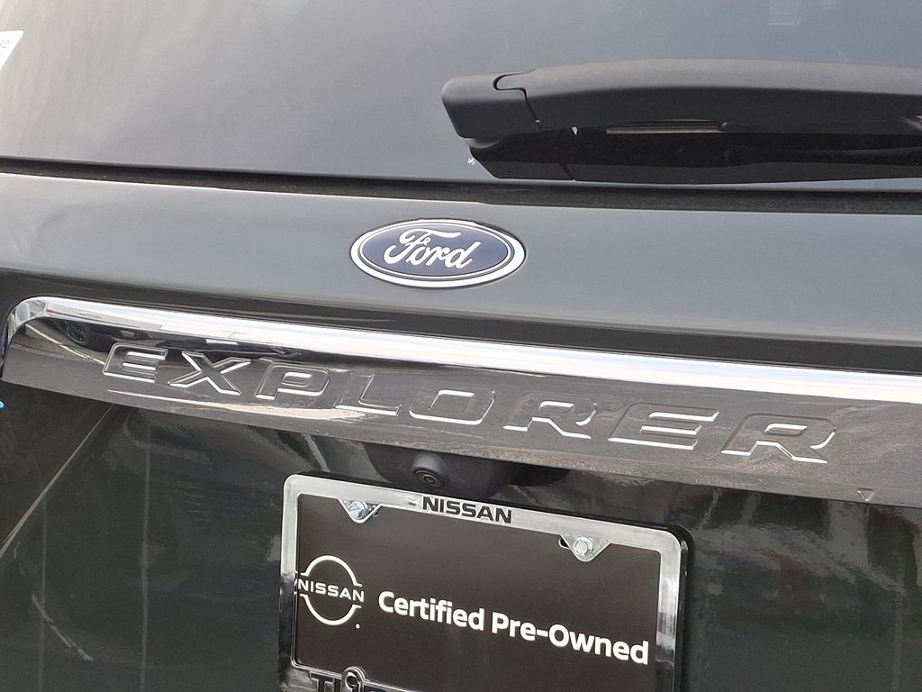 2023 Ford Explorer XLT 32