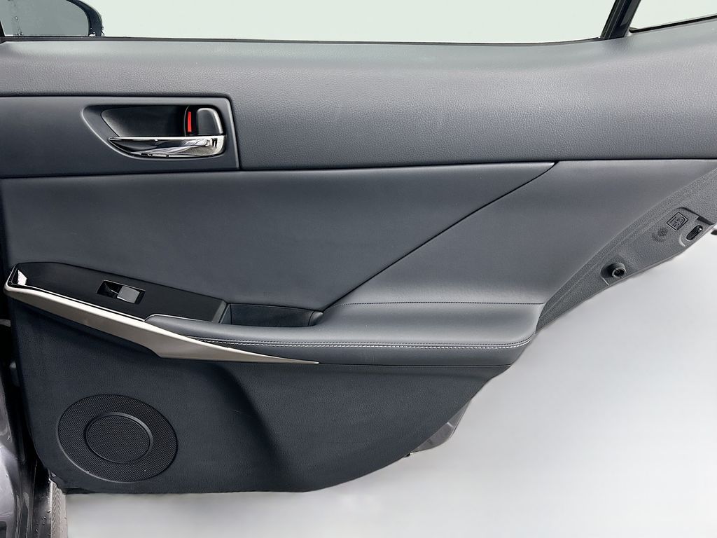 Thumbnail: 2016 Lexus IS - 25