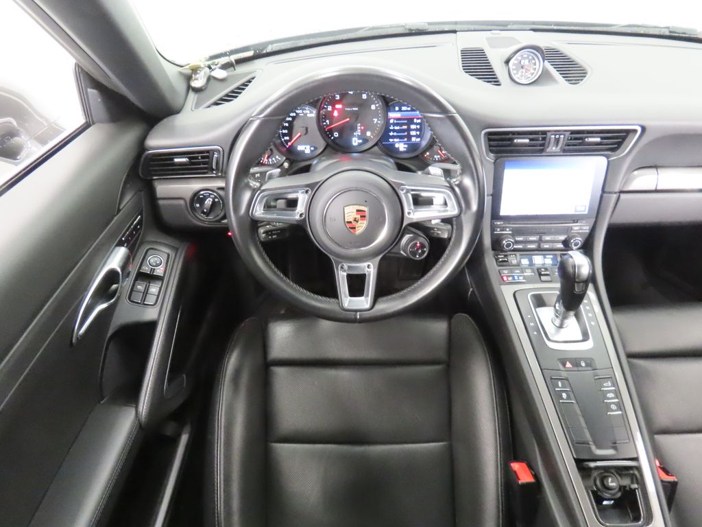 Thumbnail: 2017 Porsche 911 - 15