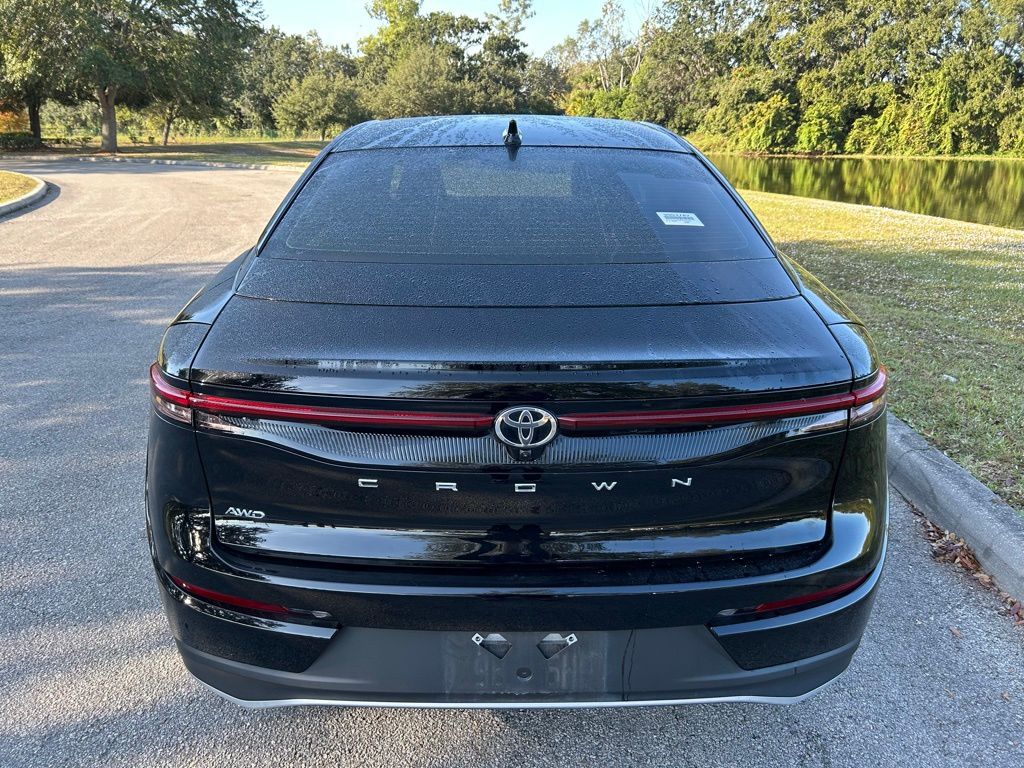 Thumbnail: 2023 Toyota Crown - 4