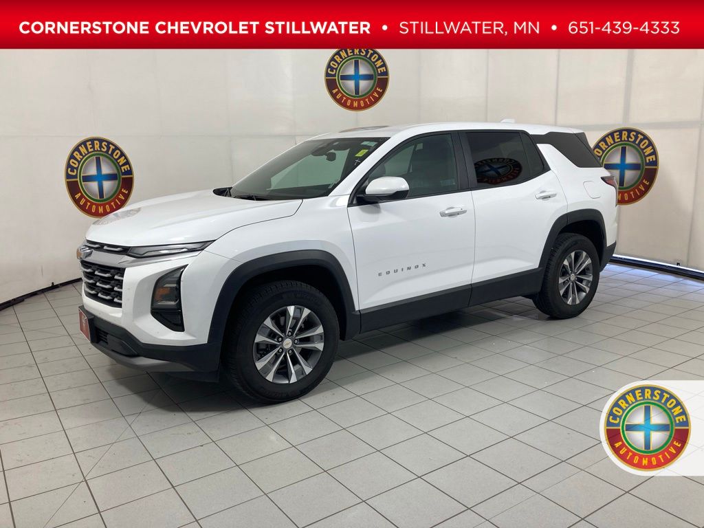 Summit White 2026 Chevrolet Equinox SUV / Crossover Four-Wheel Drive 8-Speed Automatic