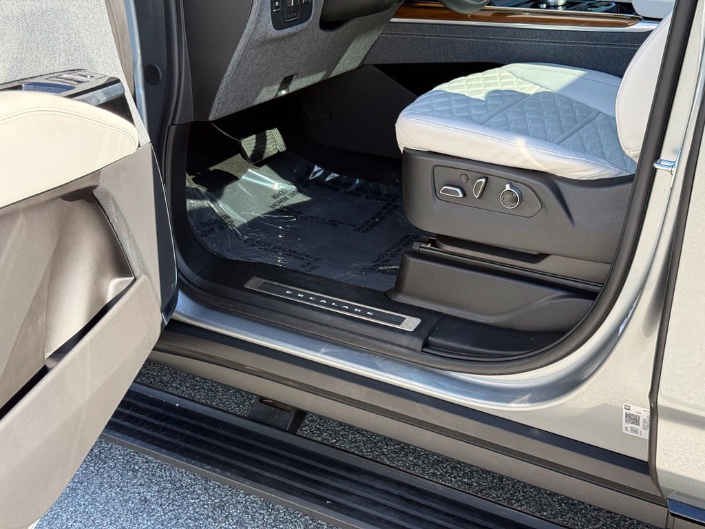 2025 Cadillac Escalade ESV Sport Platinum Silver Metallic - Jim Hudson Acura - Image 24