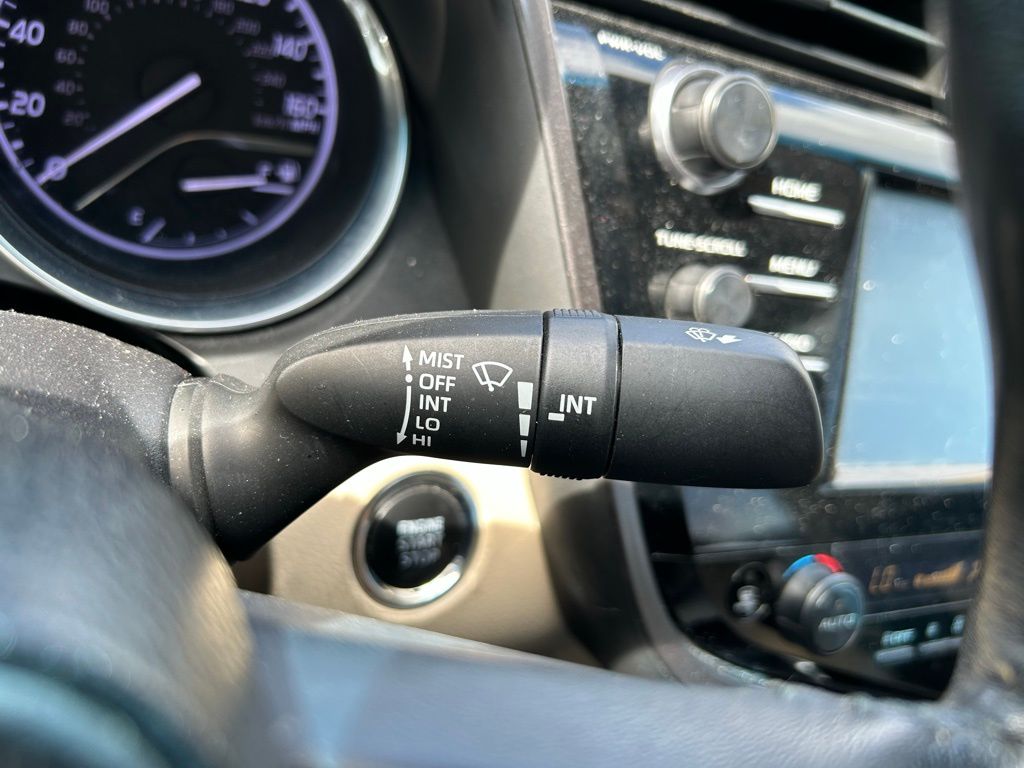 Thumbnail: 2018 Toyota Camry - 21