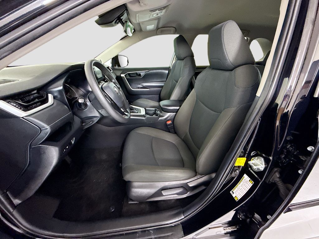 Thumbnail: 2021 Toyota RAV4 - 19