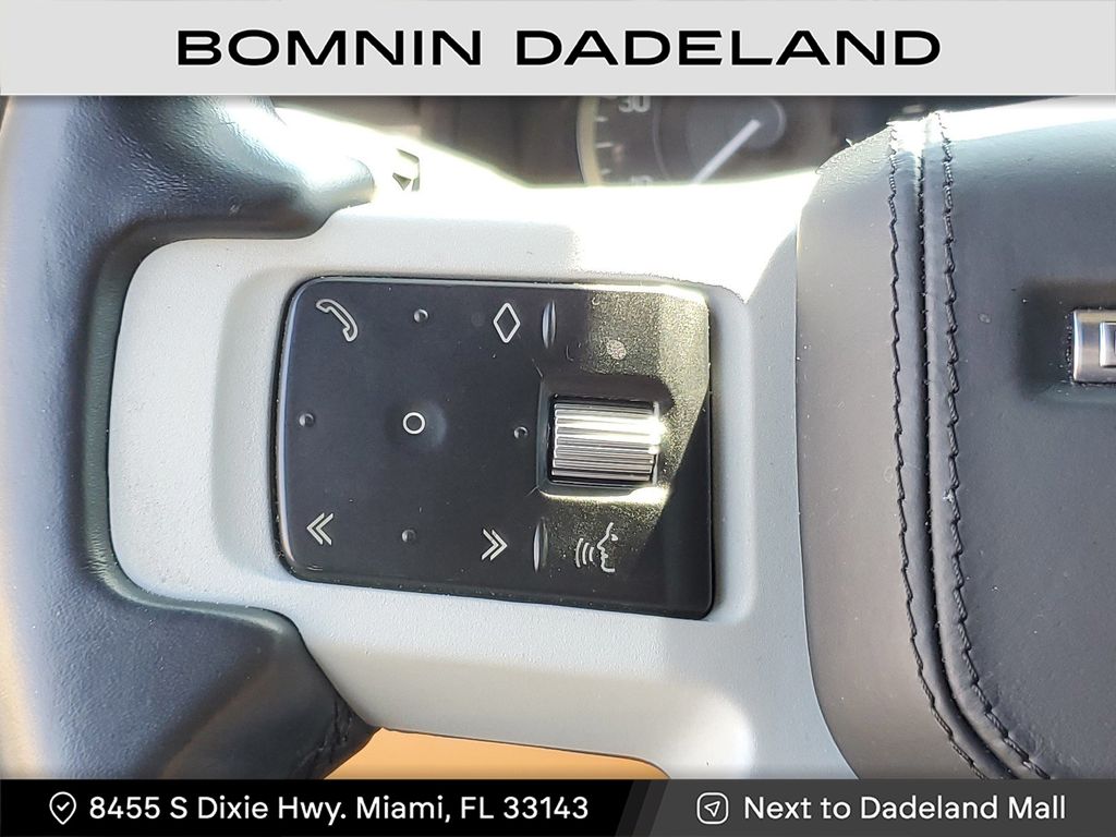 2023 Land Rover Defender 110 X-Dynamic SE photo