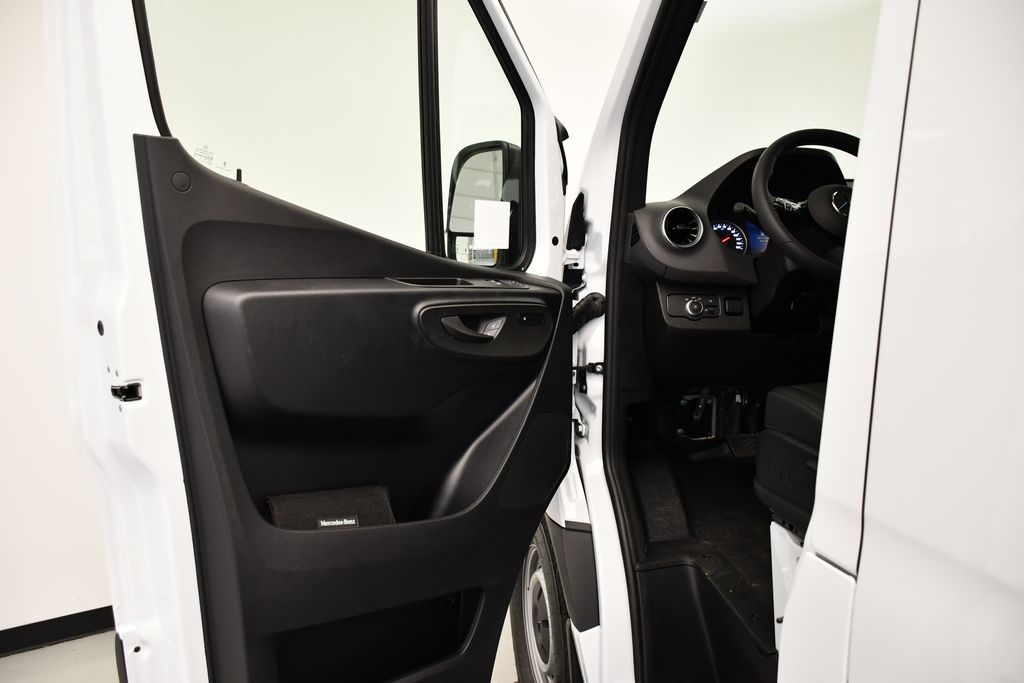 Thumbnail: 2026 Mercedes-Benz Sprinter - 21