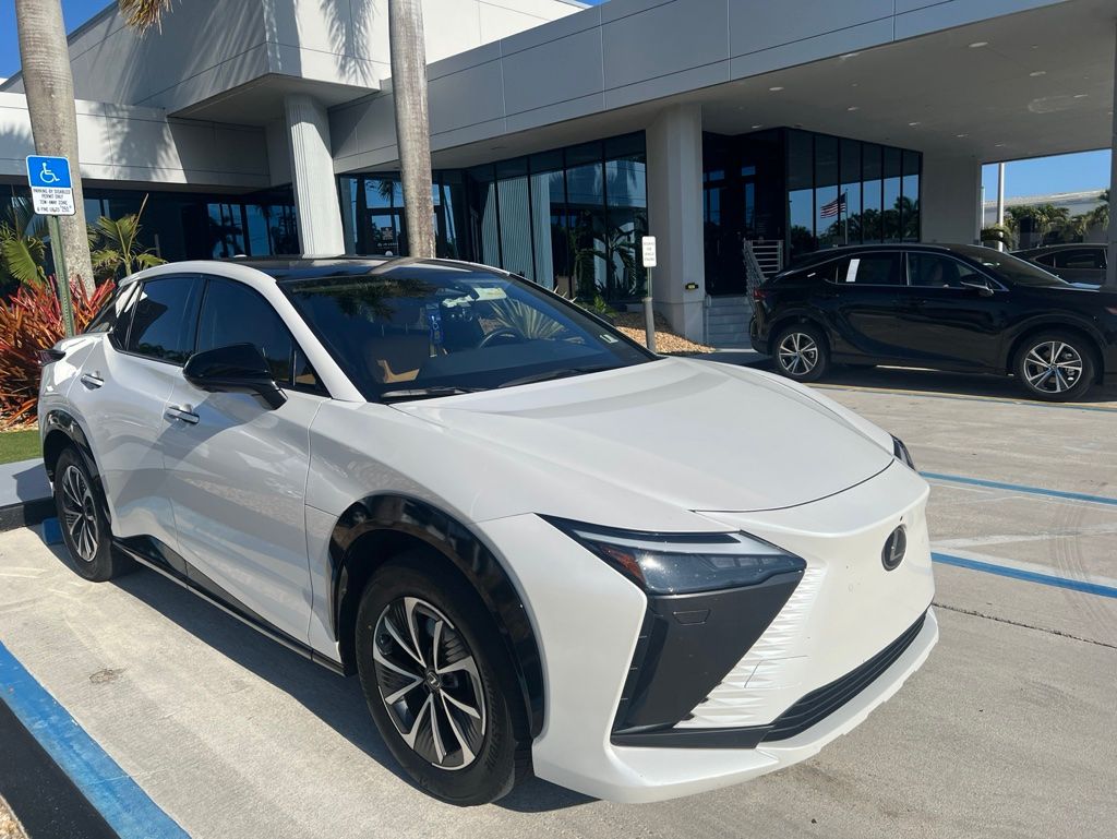 2024 Lexus RZ 450e 300e Premium w/ 18" Wheel's photo