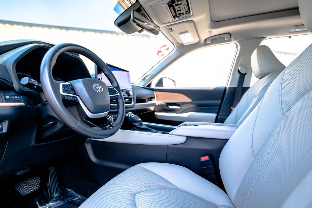 Used 2024 Toyota Grand Highlander SUV