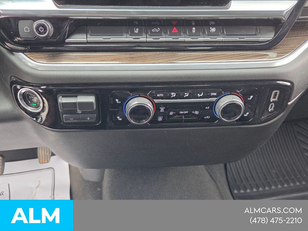 Used 2025 Black Chevrolet LT image 21