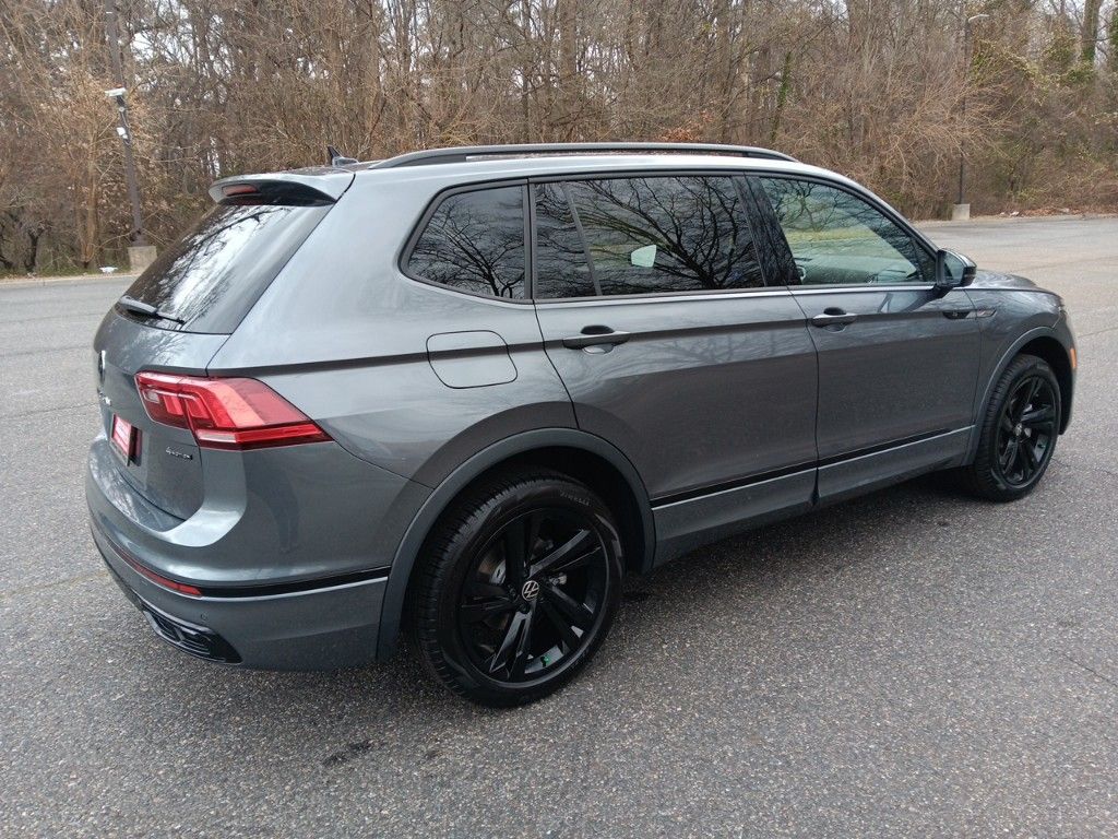 2024 Volkswagen Tiguan 2.0T SE R-Line Black 5