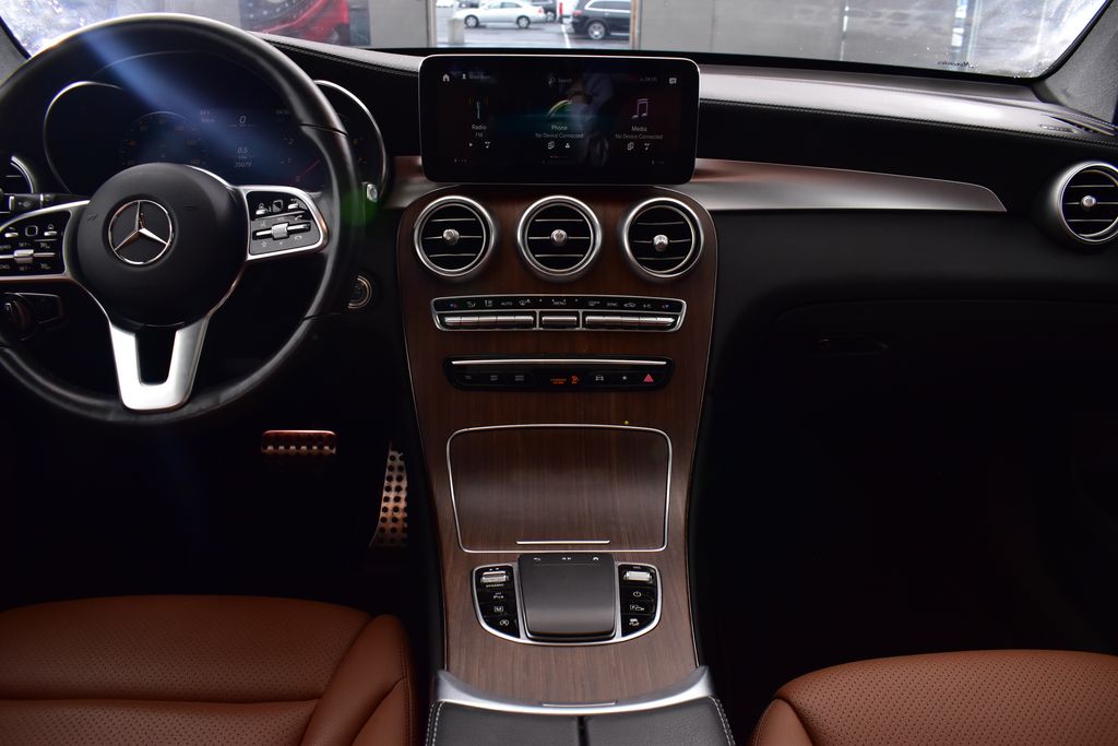 Thumbnail: 2022 Mercedes-Benz GLC - 25